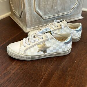 Vintage Havana Alive Checkered Sneaker- Size 9